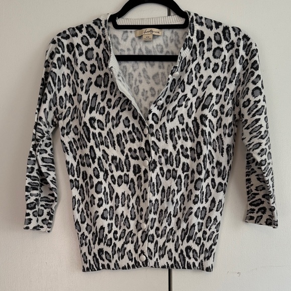 Forever 21 "Twenty-One" White & Gray Leopard Print Cardigan Size M - Picture 1 of 4